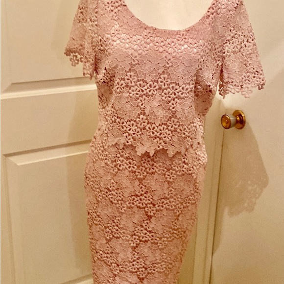 Lace Dress 👗 Light Pink Size 8 - Picture 2 of 3